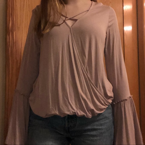 American Eagle Flowy Long Sleeve - Picture 1 of 4